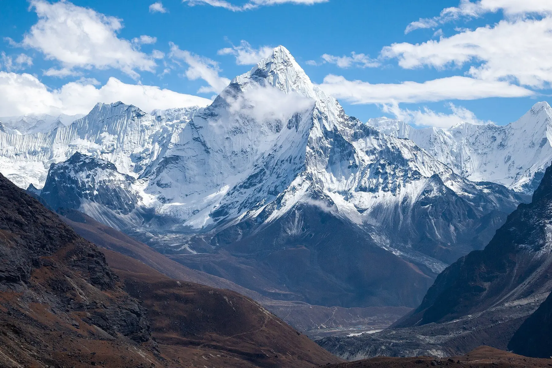 Ama Dablam above the trail